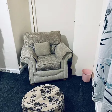 Double Bedroom In West Yorkshire, Leeds Ubytování v soukromí